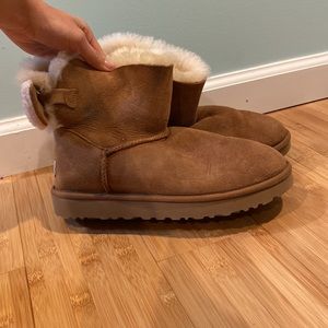 UGGS BOOTS BOW STYLE
